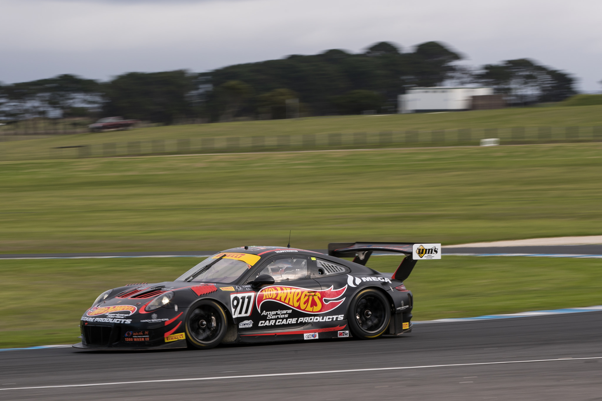 Phillip Island proves elusive again for dominant Talbot and Martin